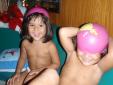 J'ai coupÃ© le ballon en deux car elles se le disputaient