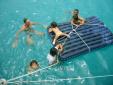 Ibrahim et les enfants dans l'eau