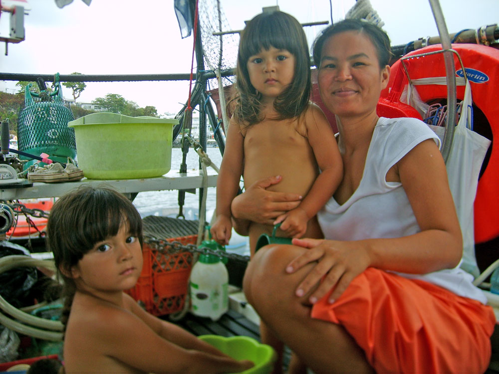 Julie, Carmen et Tuck
