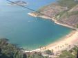La petite plage vermeille