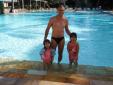 Papa Carmen et Julie Ã  la piscine du ICRJ