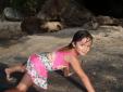 Carmen imite le chien