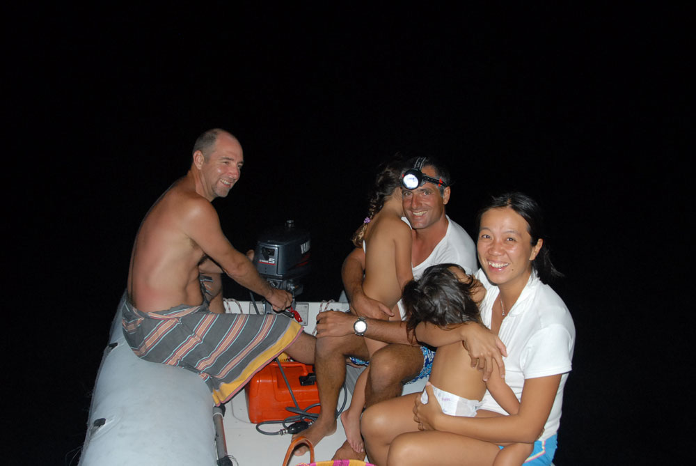 Retour Ã  bord la nuit avec les filles endormies