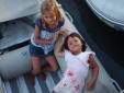 Julie et sa copine sur le cannot